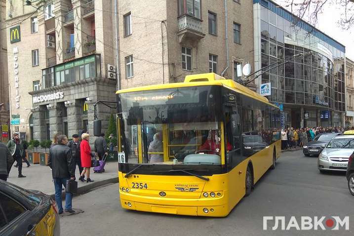 У центрі Києва закрито рух для усіх видів транспорту