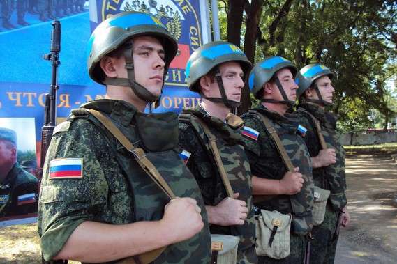 Під егідою миротворців Росія буде намагатися легалізувати російський анклав в Україні – Яценюк