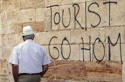 Кілька курортів Європи виступили проти масового туризму