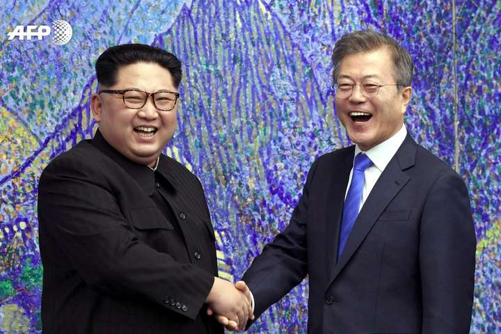 Лідери Корей оголосили про припинення війни 
