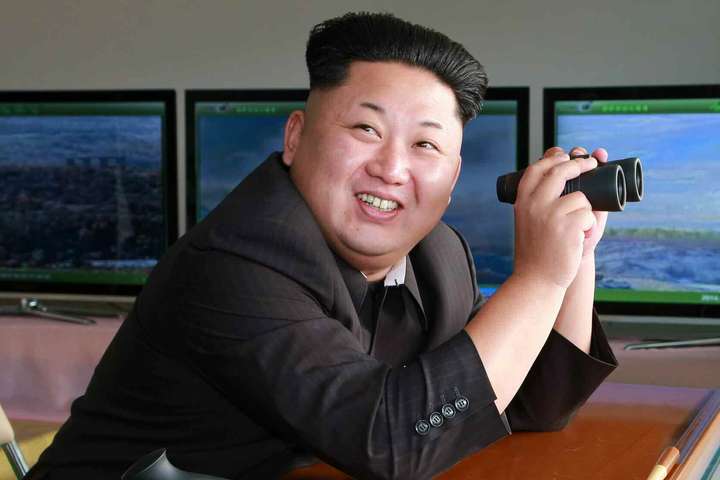 Ким Чен Ын приехал в Южную Корею со своим туалетом