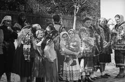 Самогон, танці та красиві дівчата. Як проходили буковинські весілля у 1960-х роках