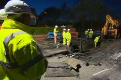 Улицы британского города затопило из-за прорыва трубы