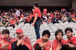 В Ірані жінки замаскувалися під чоловіків та пройшли на стадіон попри заборону