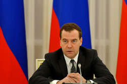 Медведєв підтримав ідею карати в’язницею за виконання американських санкцій