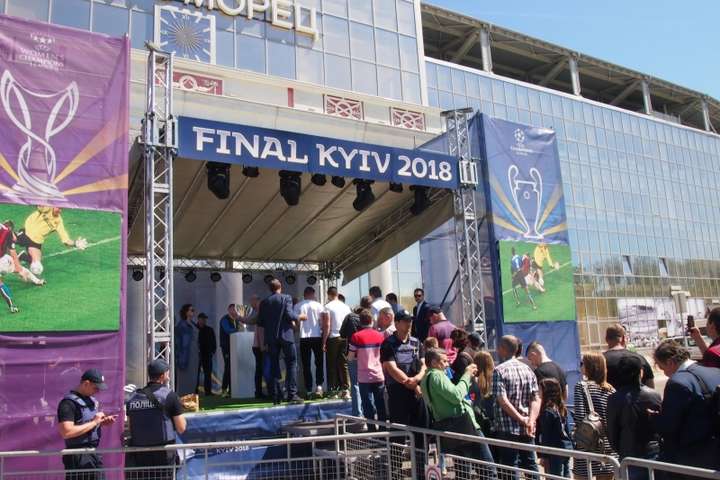 В Одесі до Кубка Ліги чемпіонів вишикувалася величезна черга