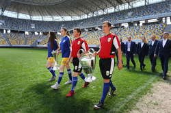 Кубки Ліги чемпіонів УЄФА погостювали у Львові (фото)