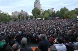В Ереване сотни демонстрантов собрались на площади Республики