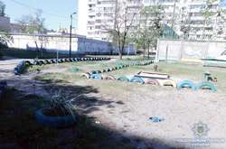  Двоє знайомих випивали разом у дворі в Оболонському районі 