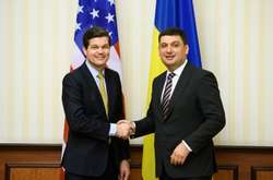 Помощник госсекретаря США приехал в Украину