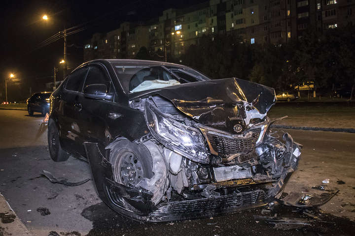 У Києві лихач на Kia спричинив масштабну ДТП
