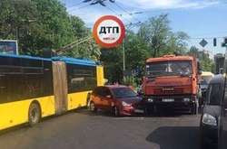 ДТП на перетині вулиць Олени Теліги та Ольжича 