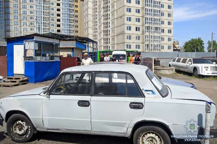 Стрілянина на автостоянці у Києві: з’явилося відео з місця події