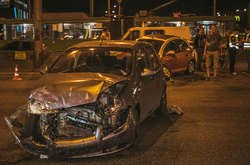 Автомобілі зіткнулися прямо по центру перехрестя