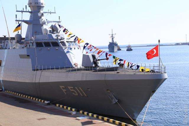 Турецьке судно зіштовхнулося з човном НАТО