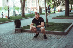 На Хрещатику за одну ніч зникли всі лавочки