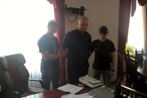 Керівників ДАК «Хліб України» затримано на хабарі 