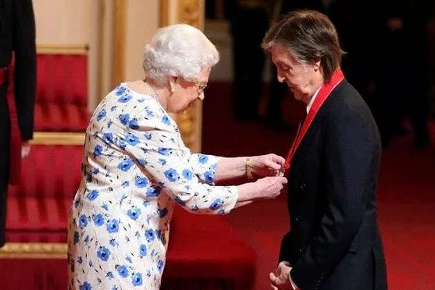 Королева Британії вручила Полу Маккартні Орден кавалерів пошани 