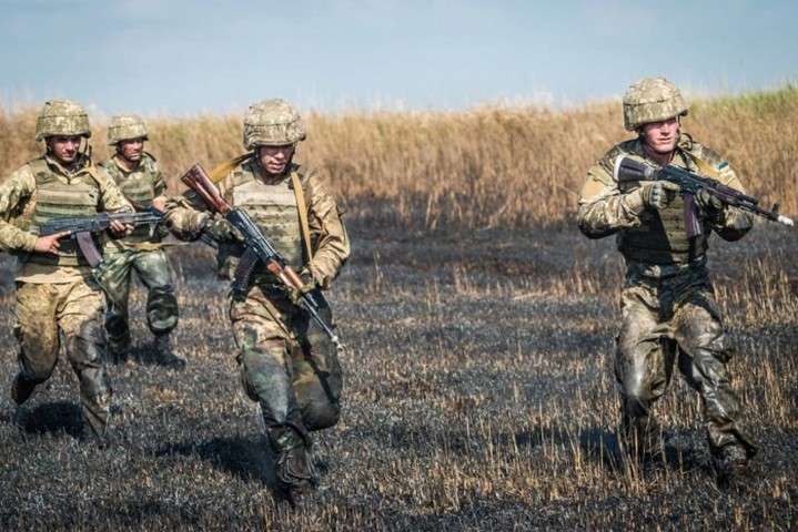 Доба на Донбасі: дев'ять ворожих обстрілів, одного бійця поранено