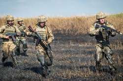 Українські військові