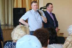 Невідомі намагалися облити зеленкою нардепа від Опоблоку Ларіна