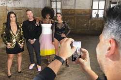 Испанский People выпустил номер, где все портреты сняты на айфон