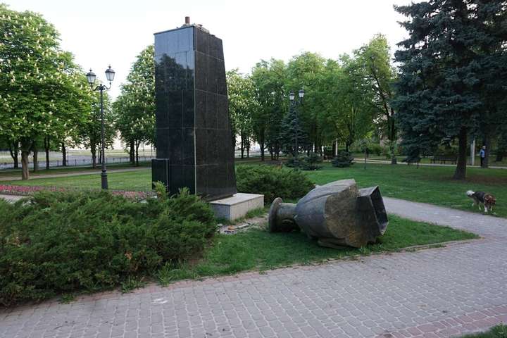 У Харкові звалили пам’ятник Жукову, але його оперативно відновили