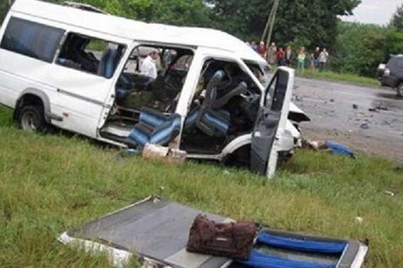 Автобус с туристами перевернулся в Грузии, есть жертвы