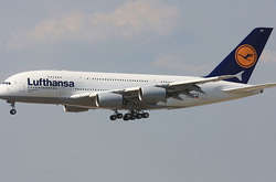 Самолет Lufthansa сел в Берлине из-за проблем с двигателем