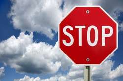 Військові на Донбасі частково обмежили рух автівок