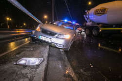 Daewoo врізався у відбійник