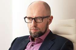 Яценюк у День пам’яті й примирення: Кожен диктатор, який вчиняє злочини проти людства і миру, повинен бути покараний