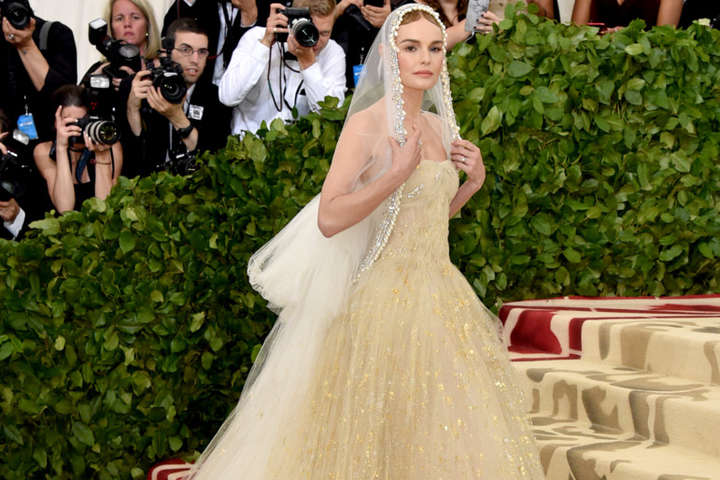 Кейт Босуорт в Oscar de la Renta - Звезды впечатлили своими нарядами на Балу Met Gala 2018