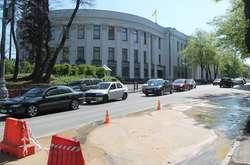 Министры и депутаты остались без воды в Киеве