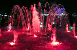 В одеському парку Горького з`явився фонтан з підсвічуванням