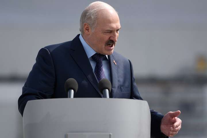 Лукашенко заявив, що Білорусь здатна себе захистити без мілітаризації економіки