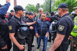 В Одесі затримали людей, які вдягли георгіївські стрічки і славили Путіна