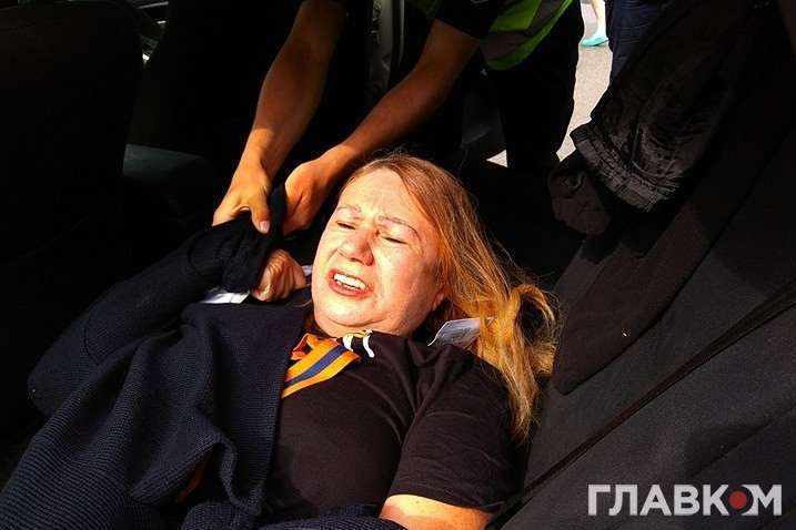 В Киеве задержали мать погибшей Бережной: эксклюзивные фото