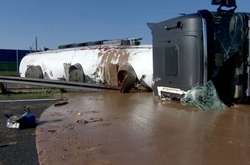 Польскую трассу залило тоннами жидкого шоколада