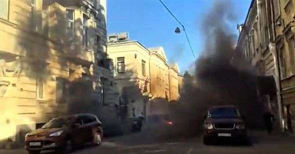 У Росії закидали димовими шашками посольство Латвії