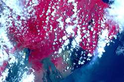 Опубликованы космические фото извержения вулкана на Гавайях