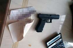 У Києві у чоловіка вилучили бойовий пістолет і набої