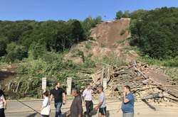 На Закарпатье произошел оползень, разрушены дома