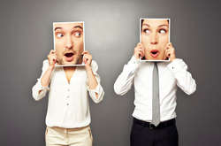 Президент Португалии не разрешил менять пол в документах