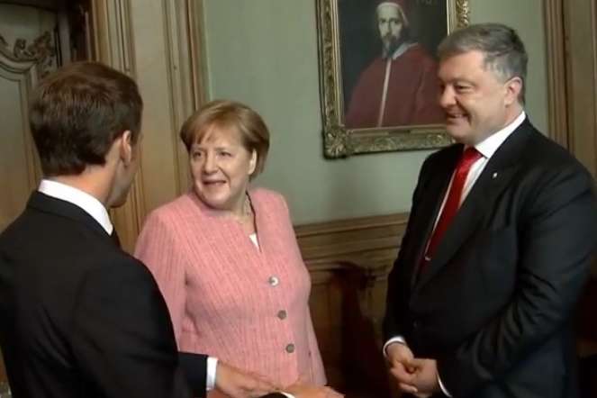 Порошенко поговорив з Макроном та Меркель про «Північний потік 2» 