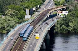 У п’ятницю буде обмежено рух транспорту на мосту Метро