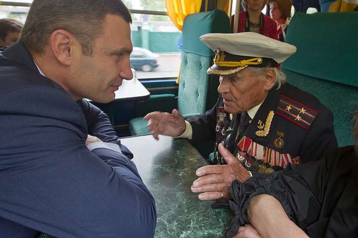 Кличко привітав зі сторіччям ветерана Другої світової війни