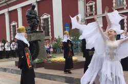  Виконання пісні «Верните память» у Кривому Розі, 9 травня 