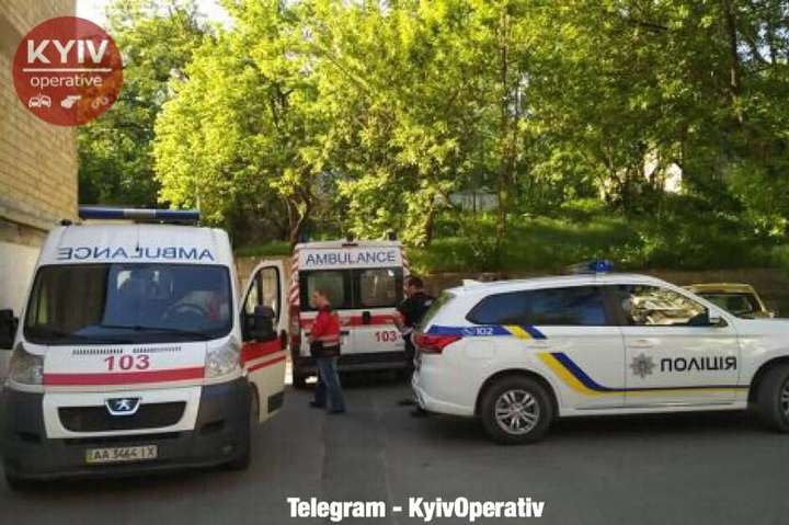 У Києві водій таксі викинув на узбіччя пасажира під кайфом