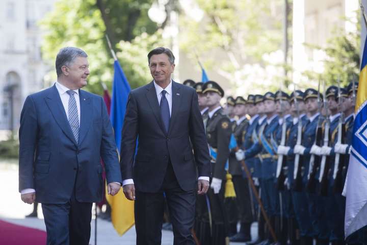 Порошенко вирішив поговорити з президентом Словенії «віч-на-віч»